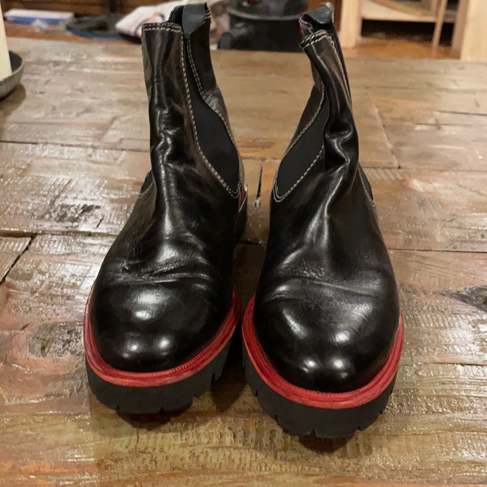 Frances Valentine size 8.5 black Chelsea style boot